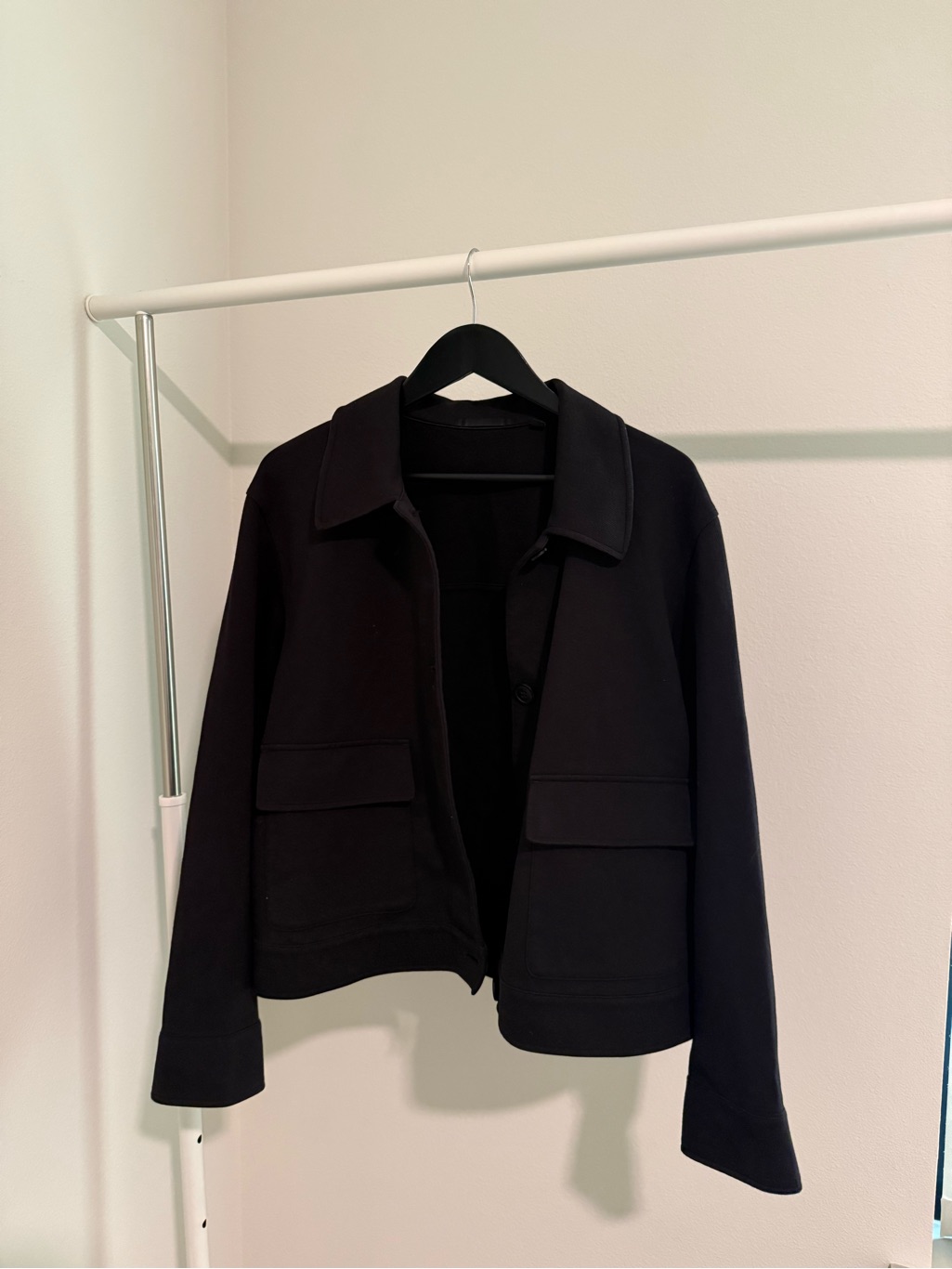 Uniqlo Black Cropped Utility Jacket — image 2 of 4